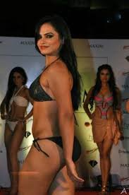 Gurgaon Call Girl